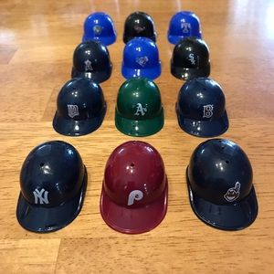 Vintage 90’s Laich vending gumball machine mini MLB plastic helmets set of 12
